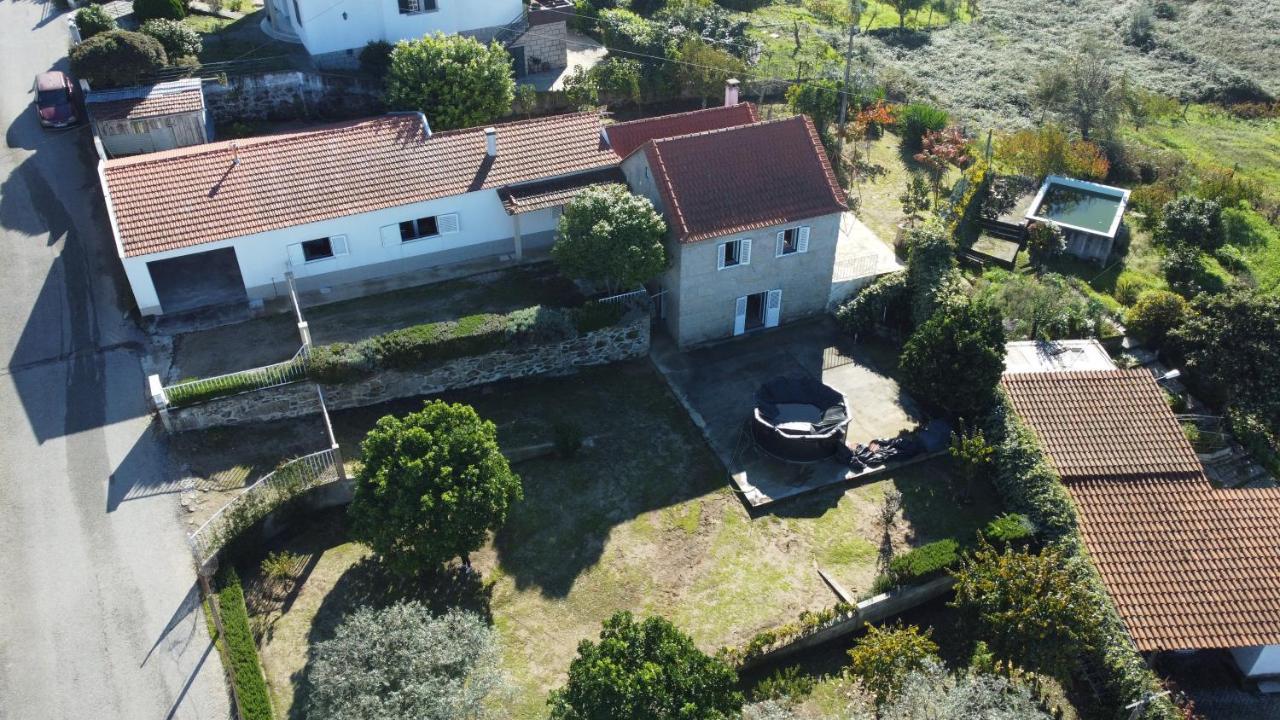 オリヴェイラ・ド・オスピタル Casa Do Visoゲストハウス エクステリア 写真