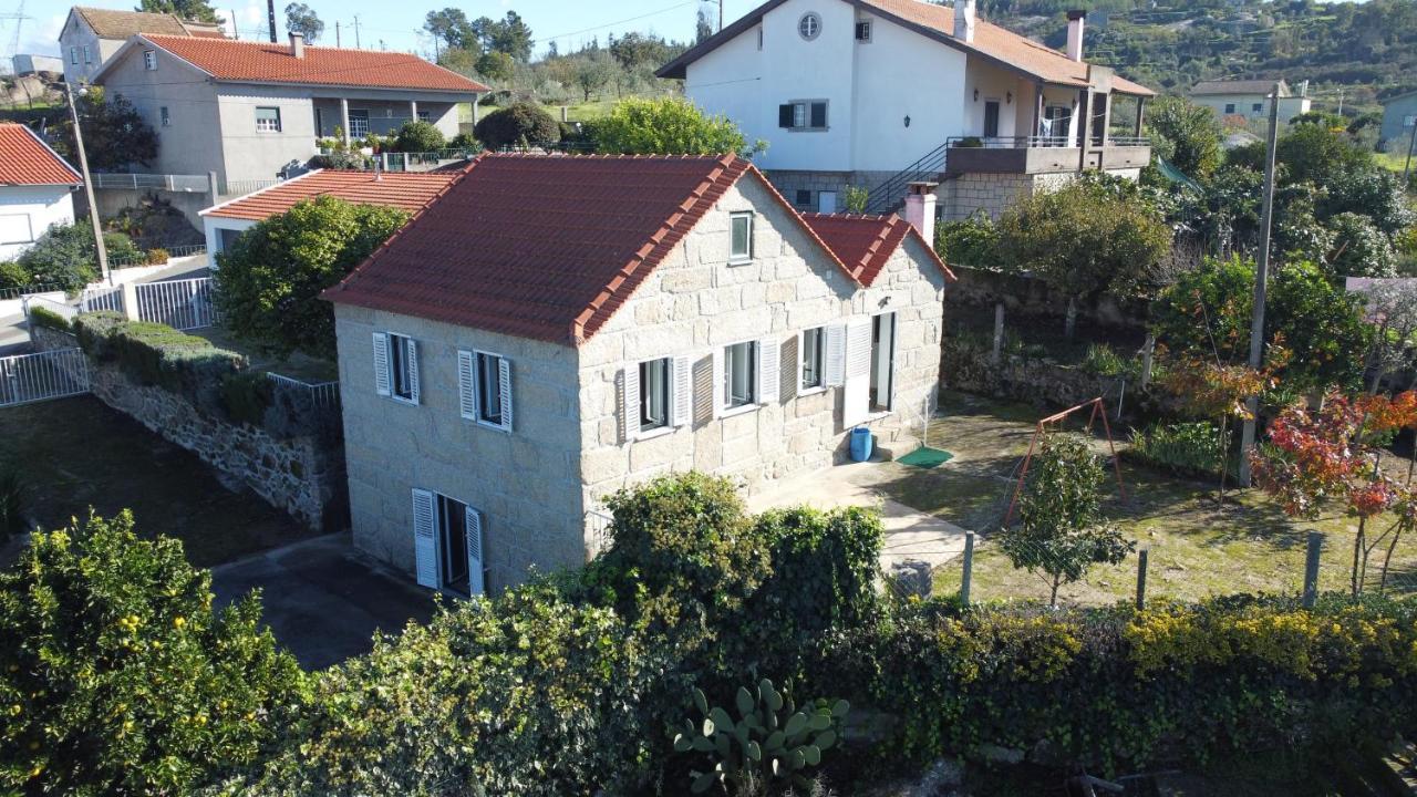 オリヴェイラ・ド・オスピタル Casa Do Visoゲストハウス エクステリア 写真